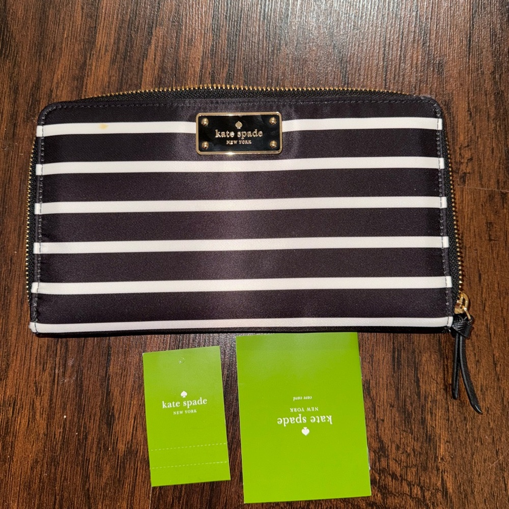 NWT Kate Spade New York Wilson Road Black White Stripe Kaden Organizer Wallet